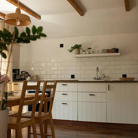 - Sloneczne Poddasze Apartamento